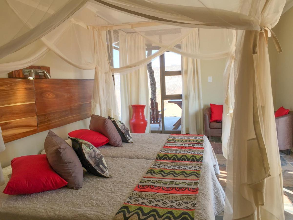 Okutala Etosha Lodge Outjo Extérieur photo