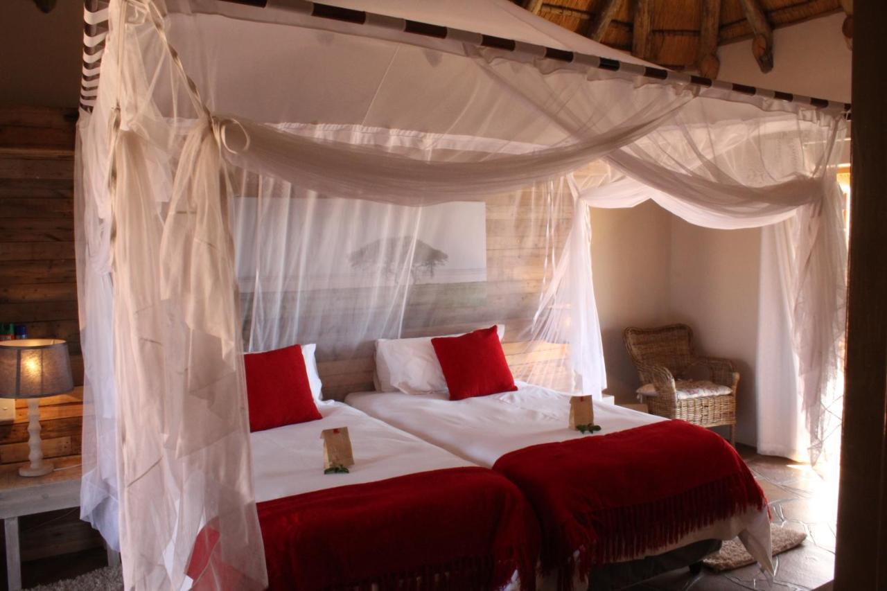 Okutala Etosha Lodge Outjo Extérieur photo