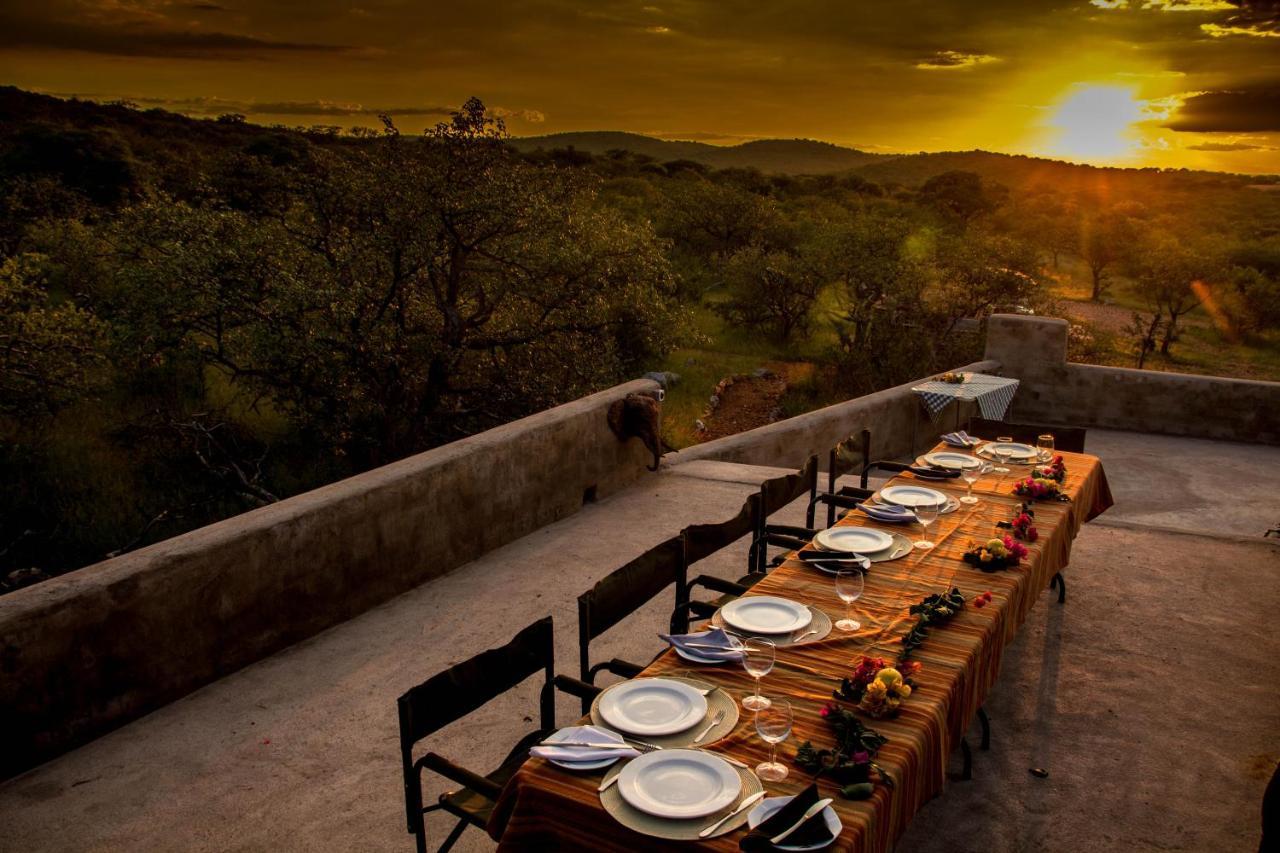 Okutala Etosha Lodge Outjo Extérieur photo